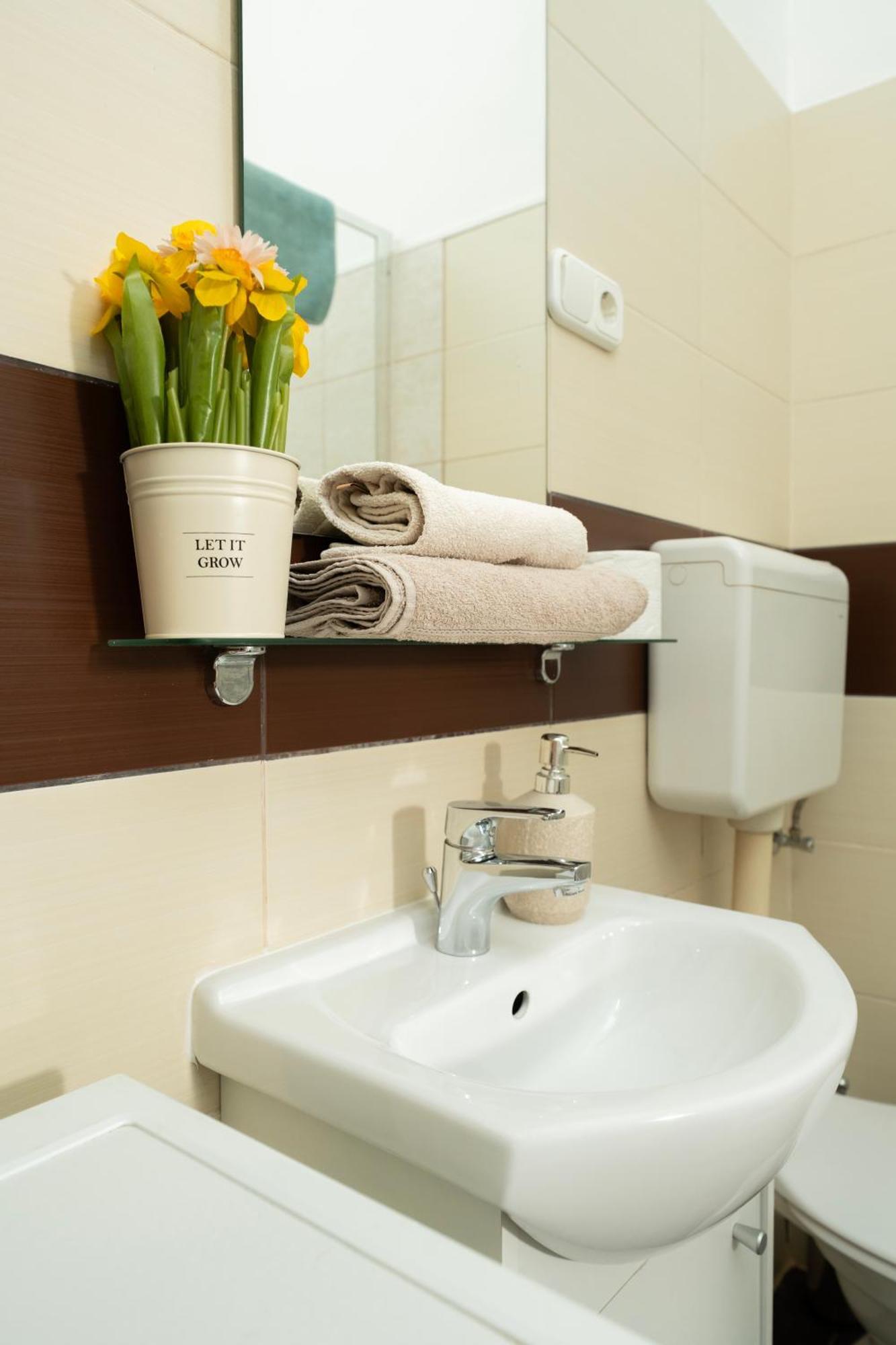 בודפשט Bakats Square Premium Apartment With Ac מראה חיצוני תמונה